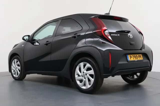 Toyota Aygo (2022) thumbnail 3