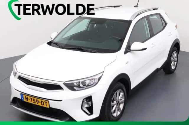 Kia Stonic (2021) thumbnail 1
