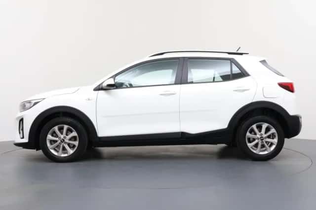 Kia Stonic (2021) thumbnail 2