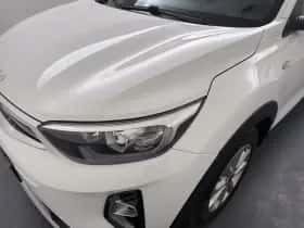 Kia Stonic (2021) thumbnail 15