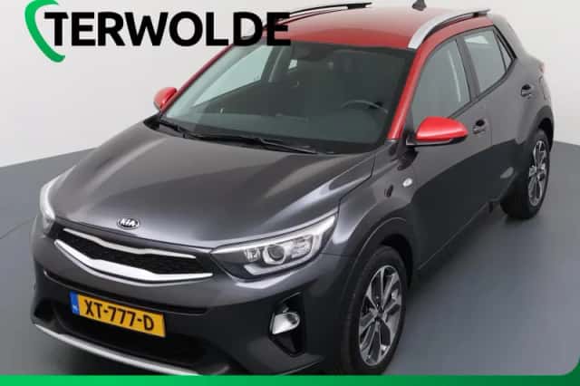 Kia Stonic (2019) thumbnail 1