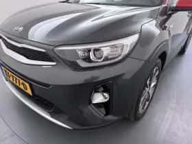Kia Stonic (2019) thumbnail 32