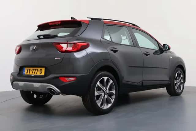 Kia Stonic (2019) thumbnail 5