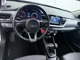 Kia Stonic (2019) thumbnail 9