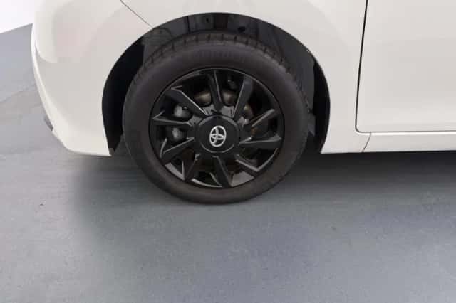 Toyota Aygo (2019) thumbnail 16