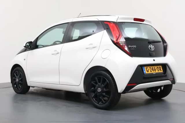 Toyota Aygo (2019) thumbnail 3