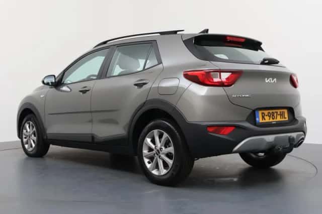 Kia Stonic (2022) thumbnail 3