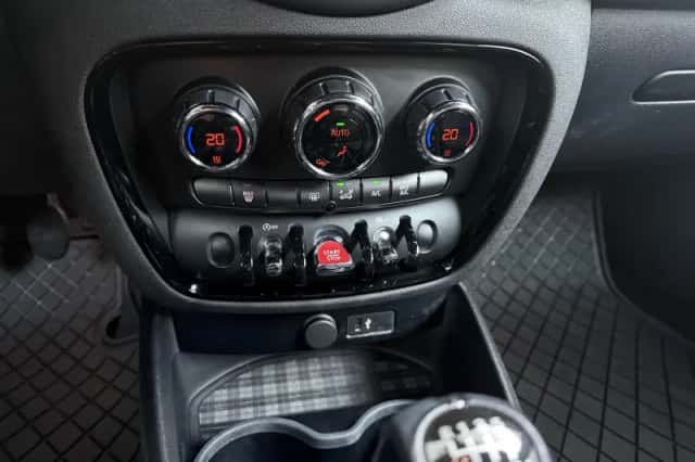 MINI Clubman (2019) thumbnail 17