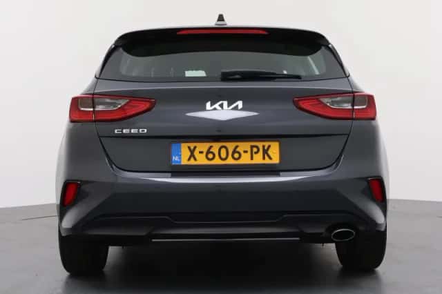 Kia Ceed (2024) thumbnail 4