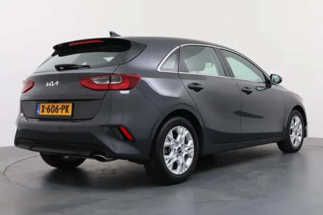 Kia Ceed (2024) thumbnail 5