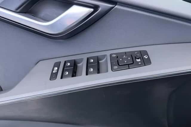 Kia Niro (2025) thumbnail 24