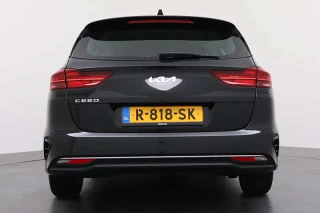 Kia Ceed Sportswagon (2022) thumbnail 4