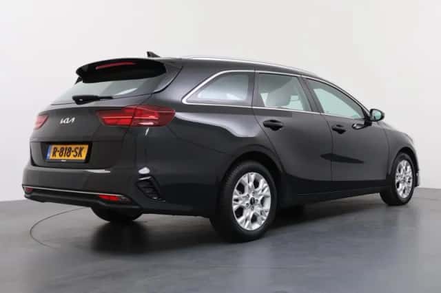 Kia Ceed Sportswagon (2022) thumbnail 5