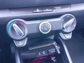 Kia Stonic (2020) thumbnail 10