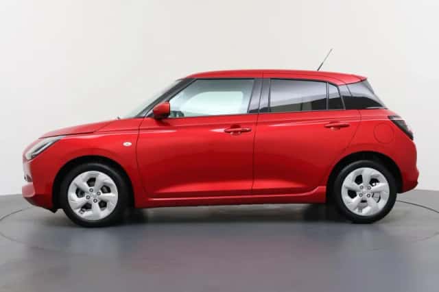 Suzuki Swift (2025) thumbnail 2