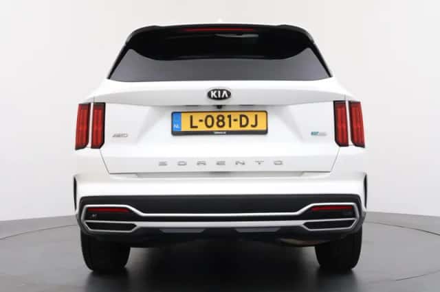 Kia Sorento (2021) thumbnail 4