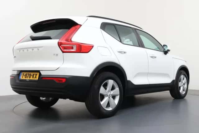 Volvo XC40 (2019) thumbnail 5
