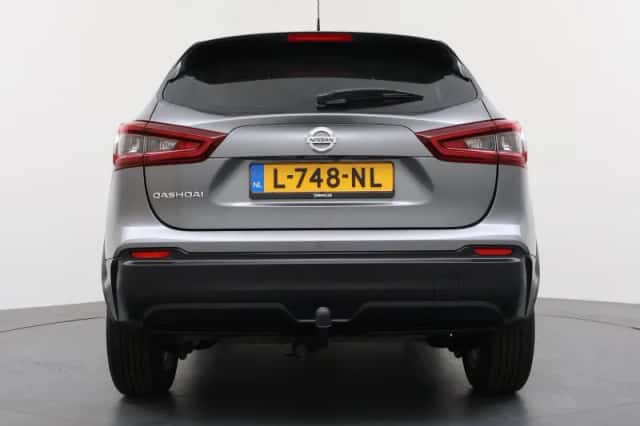Nissan Qashqai (2021) thumbnail 4