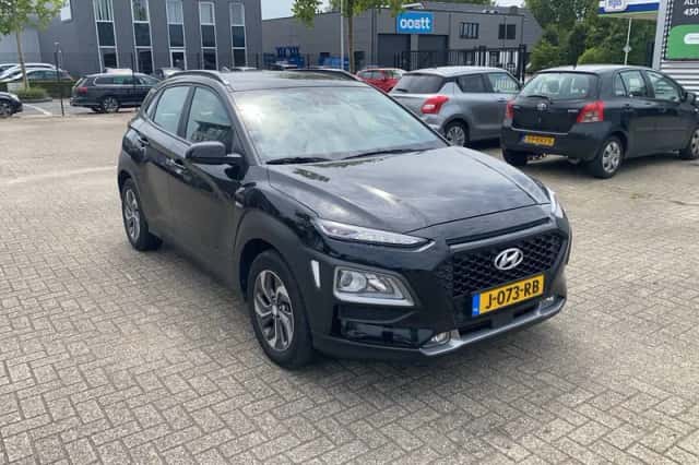 Hyundai Kona (2021) thumbnail 6