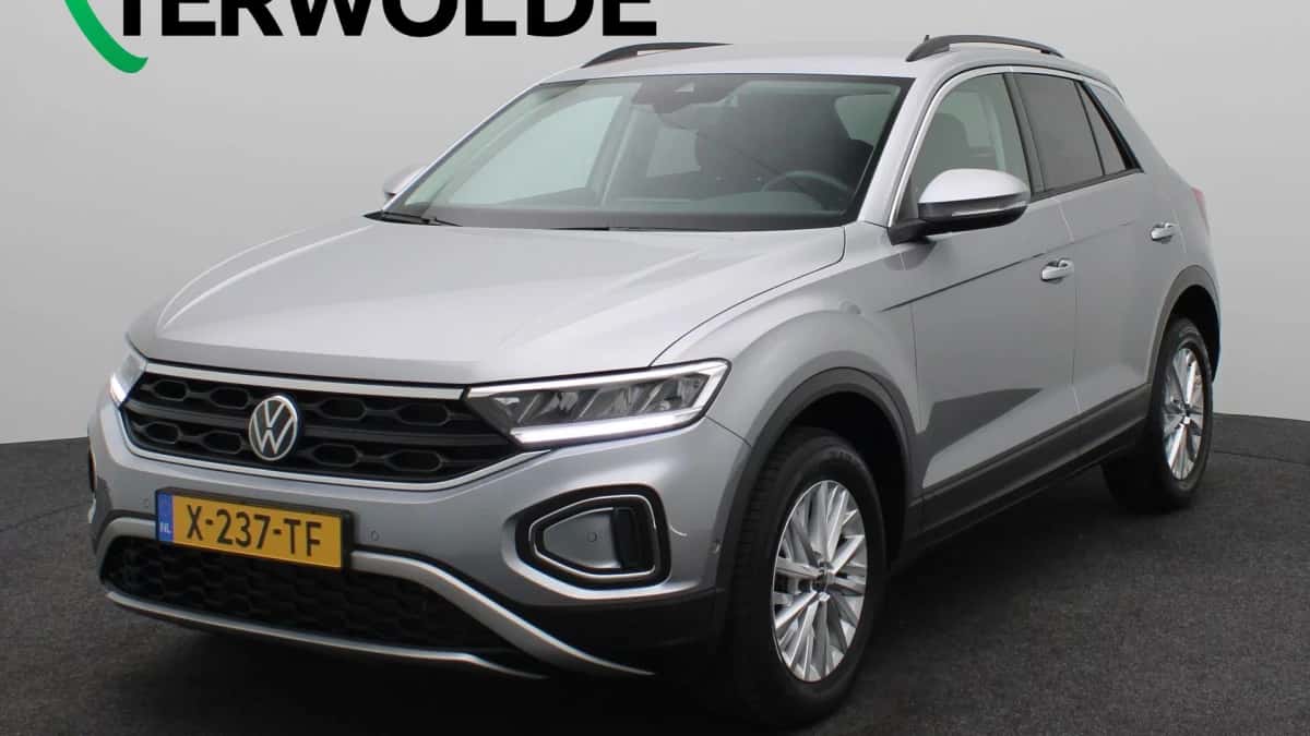 Volkswagen T-Roc (2024) — foto 1