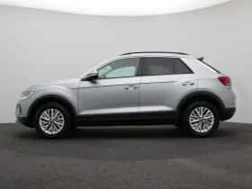 Volkswagen T-Roc (2024) thumbnail 2