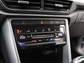Volkswagen T-Roc (2024) thumbnail 23