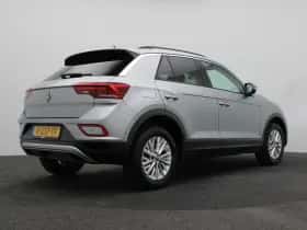Volkswagen T-Roc (2024) thumbnail 5