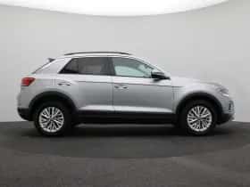 Volkswagen T-Roc (2024) thumbnail 6