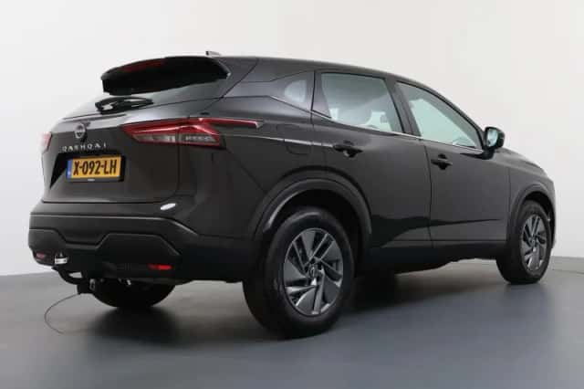 Nissan Qashqai (2023) thumbnail 5