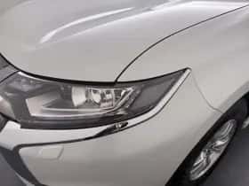 Mitsubishi Outlander (2018) thumbnail 15