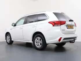 Mitsubishi Outlander (2018) thumbnail 3