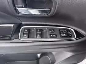 Mitsubishi Outlander (2018) thumbnail 24