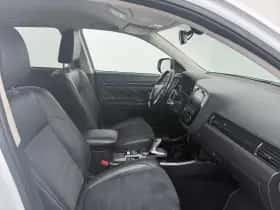 Mitsubishi Outlander (2018) thumbnail 26