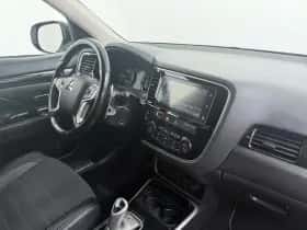 Mitsubishi Outlander (2018) thumbnail 27