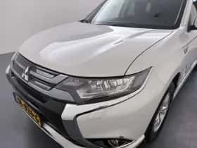 Mitsubishi Outlander (2018) thumbnail 32