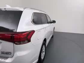 Mitsubishi Outlander (2018) thumbnail 37