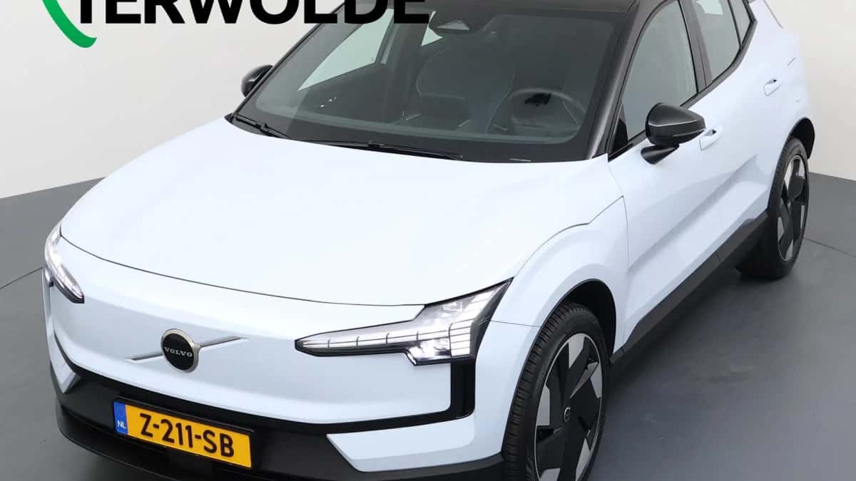 Volvo EX30 (2024) — foto 1