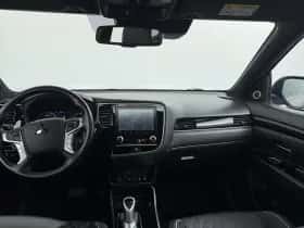 Mitsubishi Outlander (2021) thumbnail 9
