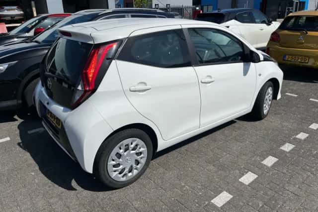Toyota Aygo (2020) thumbnail 5