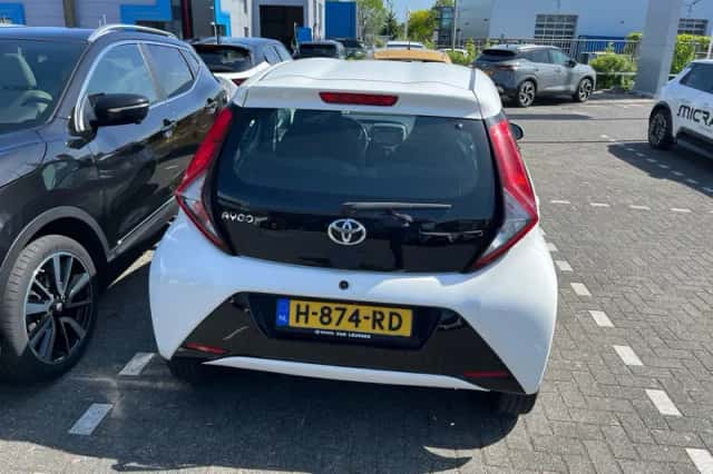 Toyota Aygo (2020) thumbnail 6