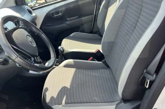 Toyota Aygo (2020) thumbnail 8
