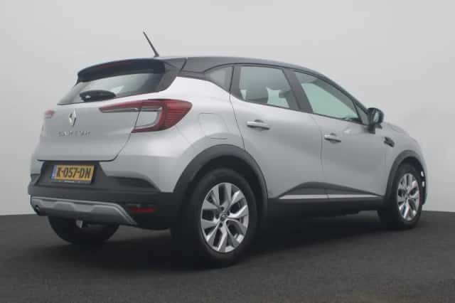 Renault Captur (2020) thumbnail 2