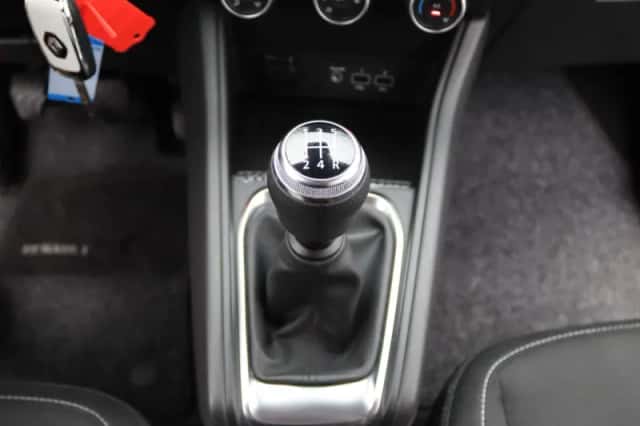 Renault Captur (2020) thumbnail 26