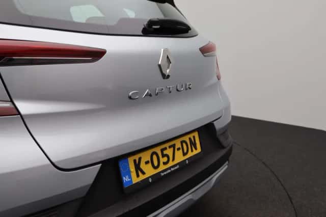 Renault Captur (2020) thumbnail 31