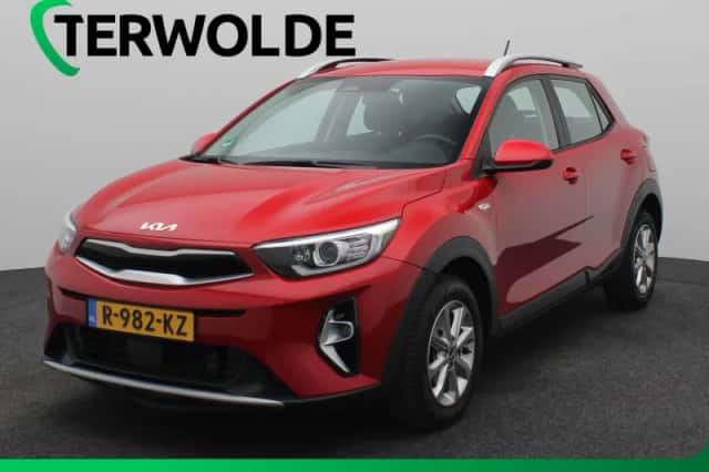 Kia Stonic (2022) thumbnail 1