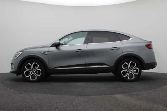 Renault Arkana (2022) thumbnail 2