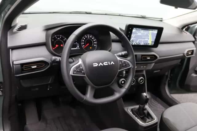 Dacia Sandero Stepway (2024) thumbnail 24