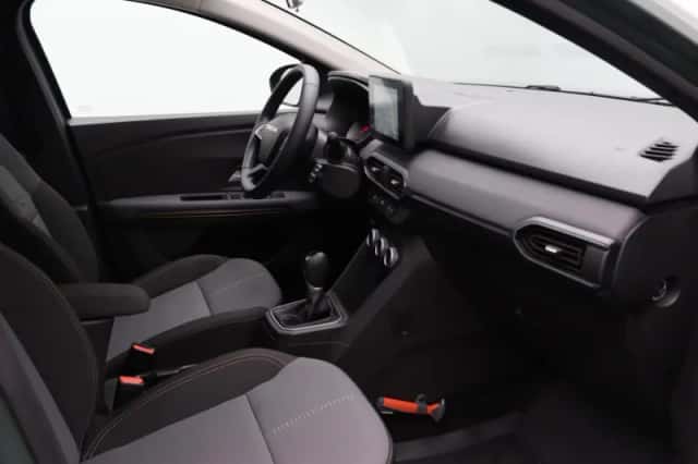 Dacia Sandero Stepway (2024) thumbnail 25