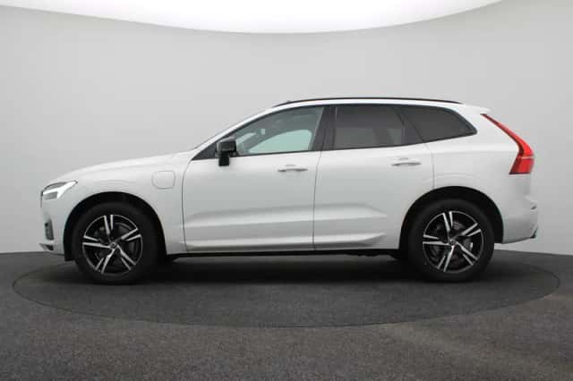 Volvo XC60 (2021) thumbnail 2