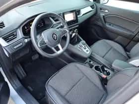 Renault Captur (2021) thumbnail 2